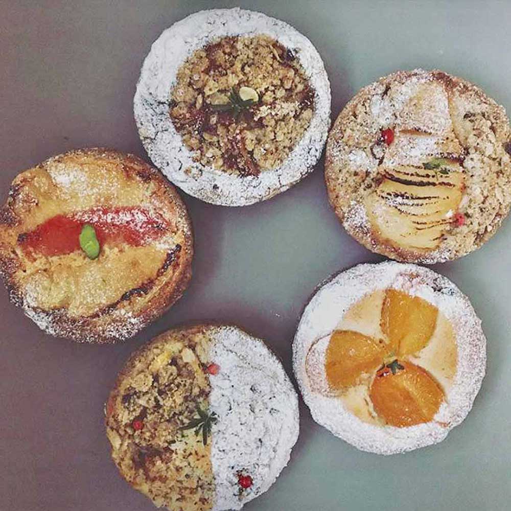 WOLD PASTRIES 季節のタルトと焼き菓子の販売